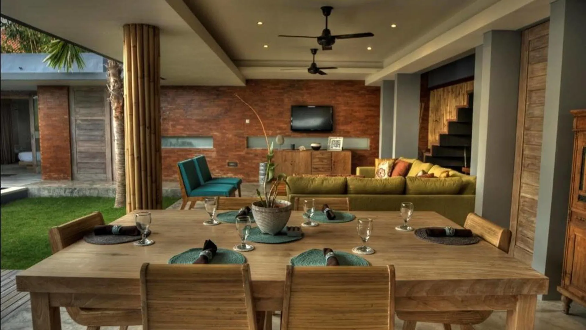 The Grove Bumbak Villa Kuta