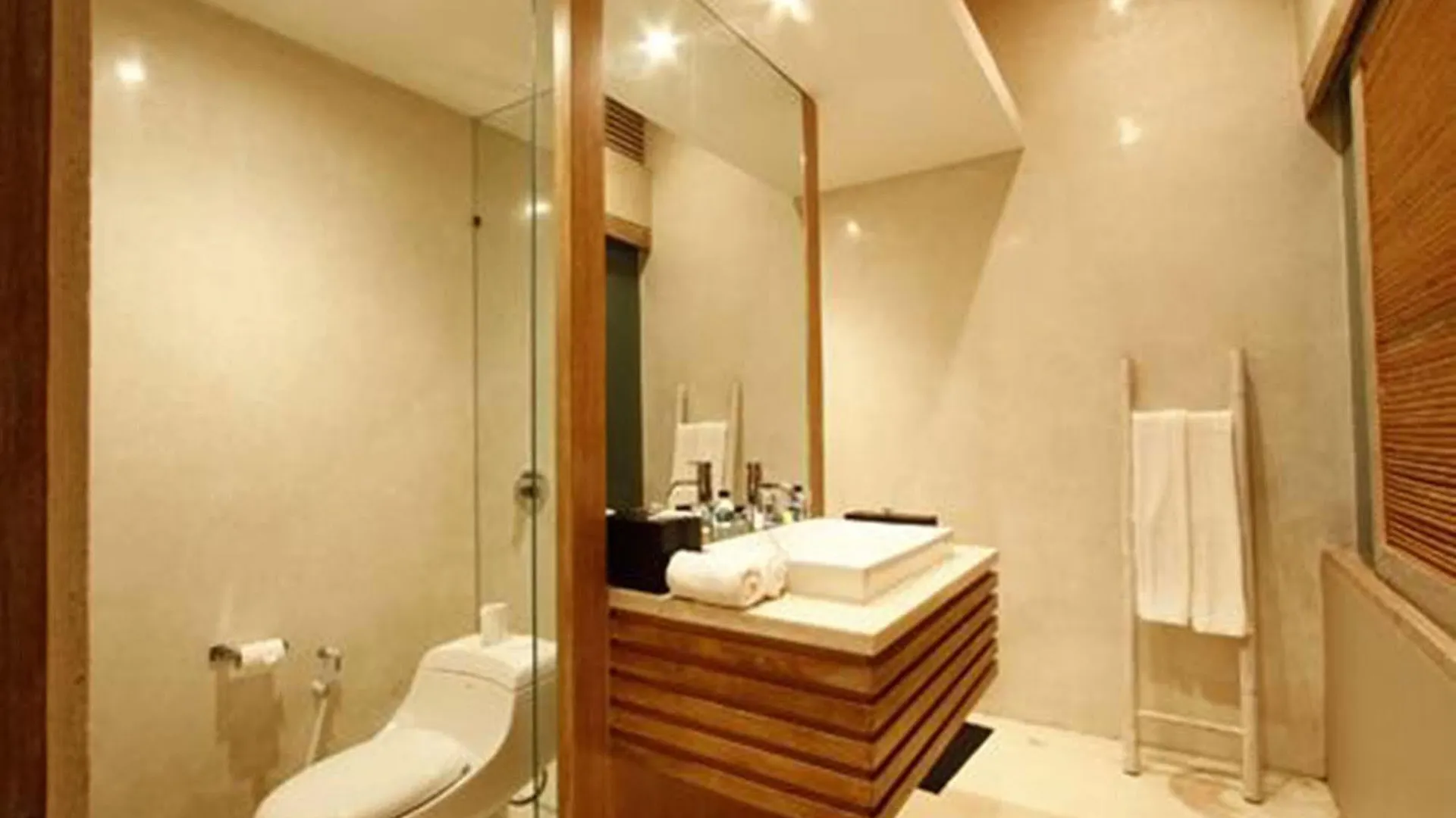 The Grove Bumbak Villa Kuta  0*, Kuta (Bali)