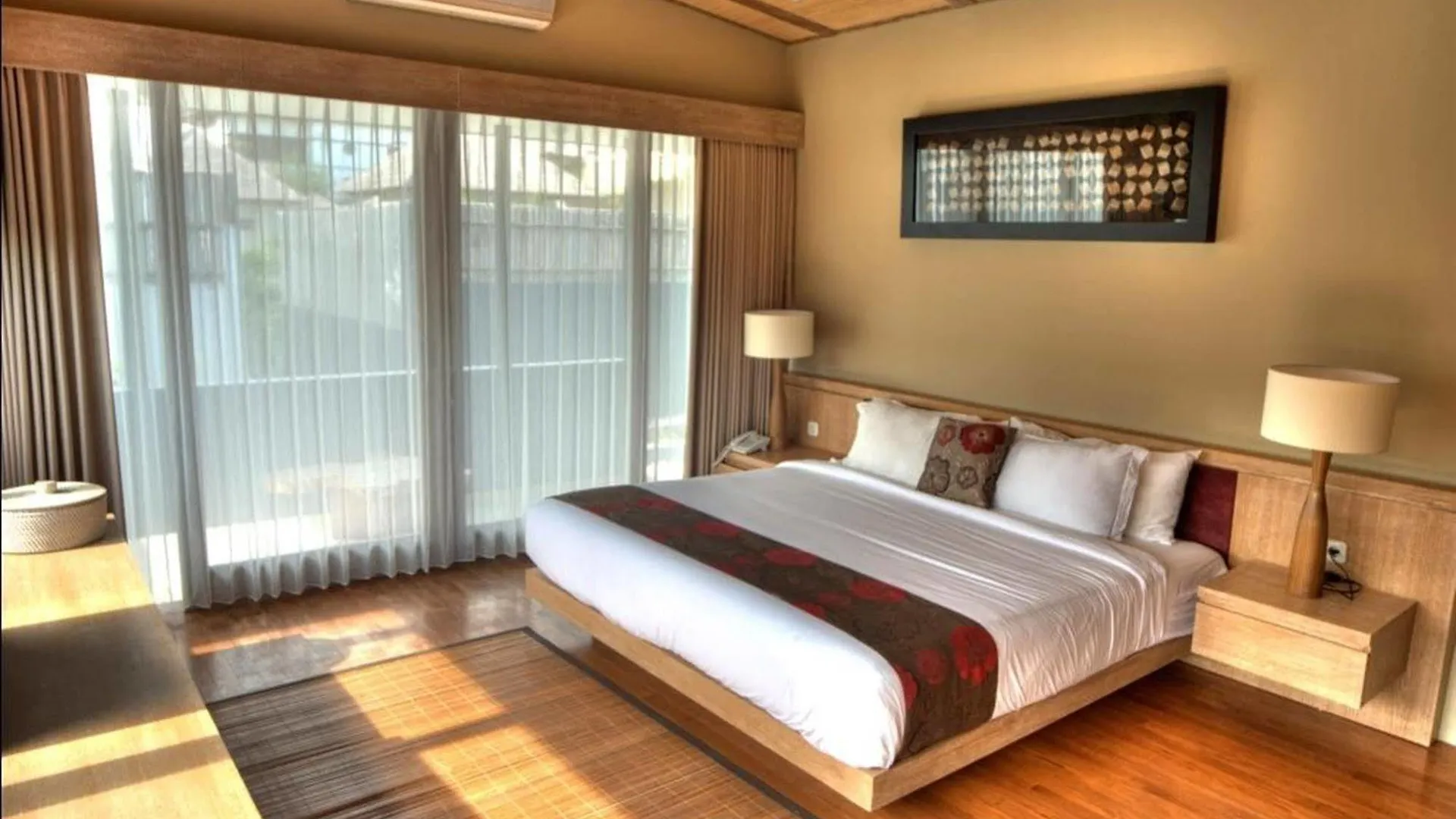 The Grove Bumbak Villa Kuta